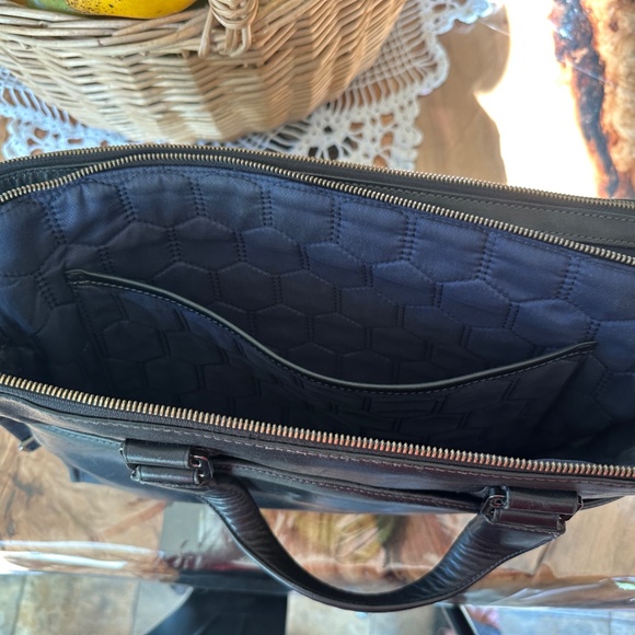 Tumi briefcase - Picture 4 of 6